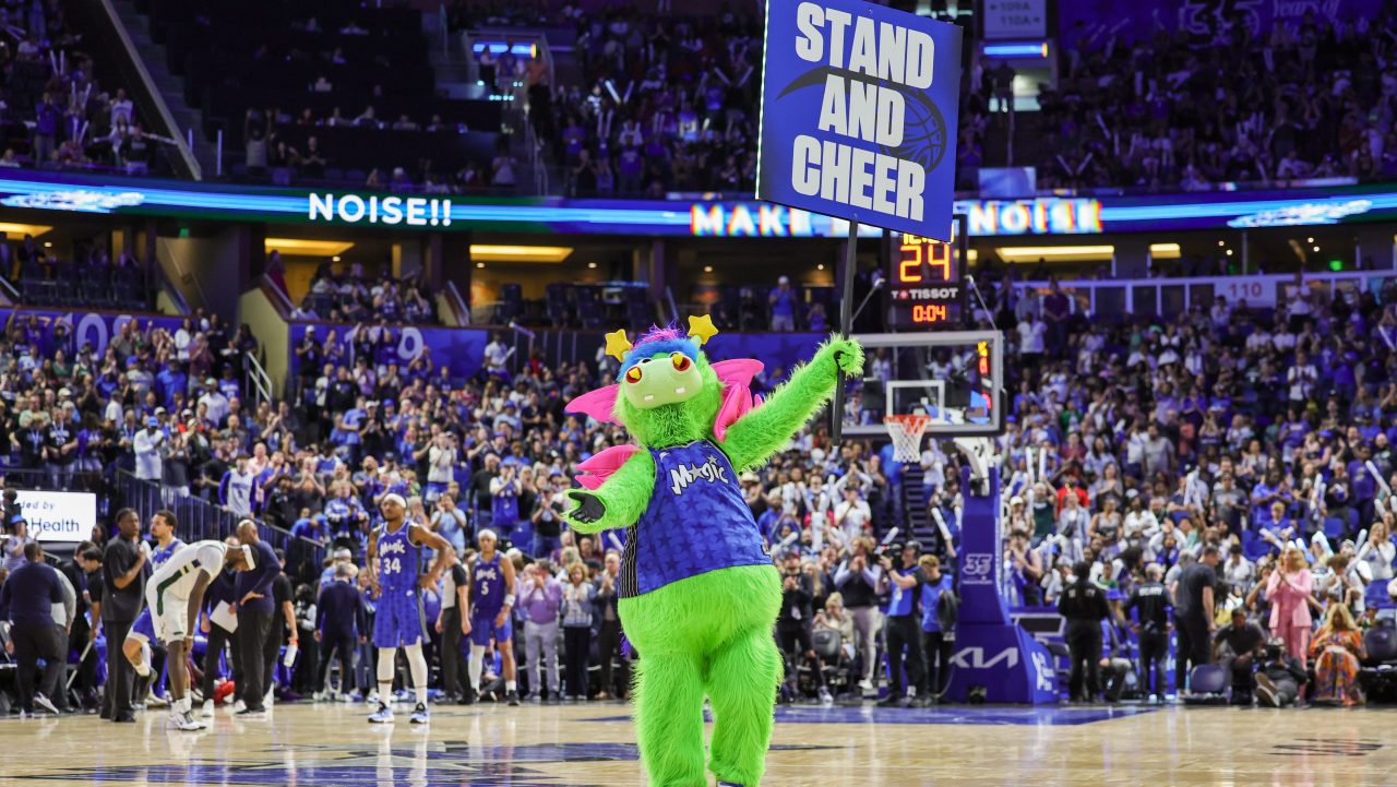 Orlando Magic mascot Stuff gets the fans on their feet